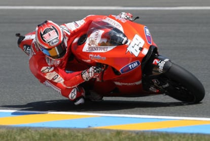 Hayden, durante el entrenamiento de ayer en Le Mans.