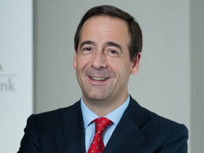 El consejero delegado de CaixaBank, Gonzalo Gort&aacute;zar.