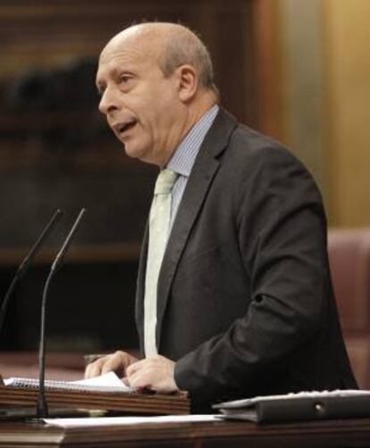 El ministro de Educación, Cultura y Deportes, Ignacio Wert, durante su intervención hoy en la sesión de control al Gobierno en el Congreso de los Diputados.