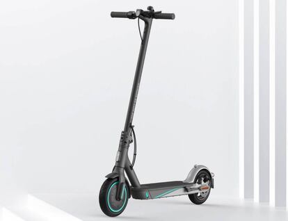 Mi Electric Scooter Pro 2 Mercedes AMG Petronas F1 Team Edition.