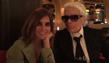 Karl Lagerfeld y Carine Roitfeld en 2016.