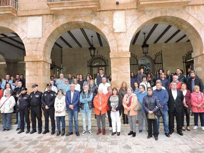 Concentración de condena al asesinato machista de Helena Veslos, este martes en Dénia.