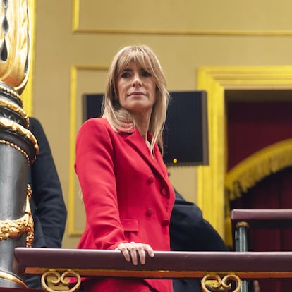 MADRID, SPAIN - NOVEMBER 15: Pedro Sanchez's wife, Begoña Gomez (l), and Magdalena Perez-Castejon's mother, Magdalena Perez-Castejon (r), talk during the first session of the investiture debate of Pedro Sanchez as President of the Government, at the Congress of Deputies, on 15 November, 2023 in Madrid, Spain. The Plenary Hall of the Congress hosts today and tomorrow, November 16, the investiture debate of the incumbent Prime Minister, Pedro Sanchez. The Secretary General of the PSOE has the support of 179 deputies out of the 350 in Congress. It is expected that PSOE, Sumar, ERC, Junts, EH Bildu, PNV, BNG and Coalicion Canaria will vote in favor of the Socialist leader to become President of the Government after presenting their program, against the 171 against PP, Vox and UPN. The event is held at a time of tension due to the concentrations at the PSOE headquarters in Ferraz and protests against the amnesty law registered by the socialists that benefits those involved in the 'proces'. (Photo By Eduardo Parra/Europa Press via Getty Images)