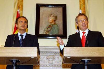 José Luis Rodríguez Zapatero y Tony Blair, durante la conferencia de prensa conjunta tras su entrevista en Downing Street.