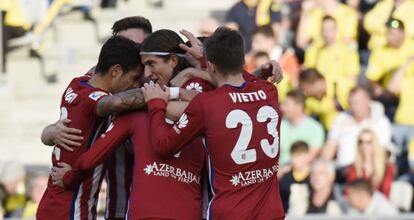 Los jugadores del Atl&eacute;tico celebran un gol.