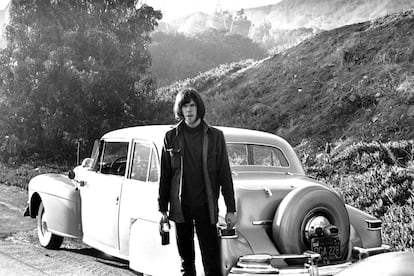 Neil Young posa en Los Ángeles en 1967.