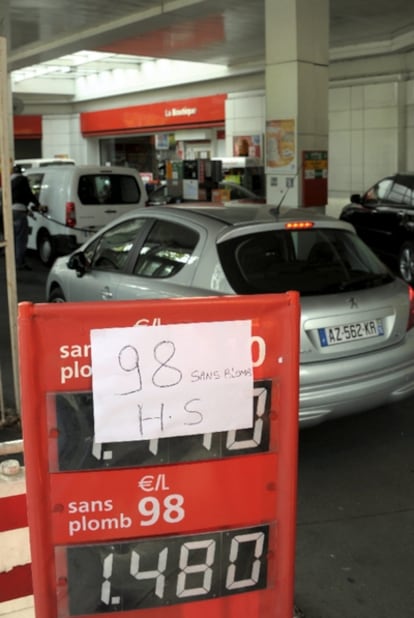 Una estación de servicio francesa con problemas de abastecimiento.