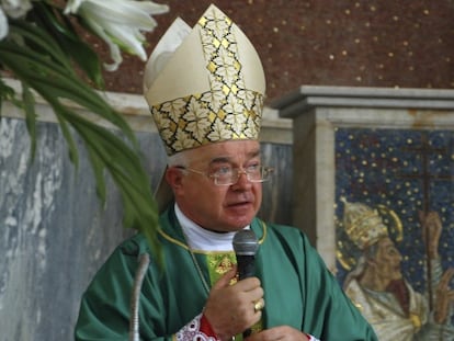 O sacerdote Josef Wesolowski, em 2009 em Santo Domingo.