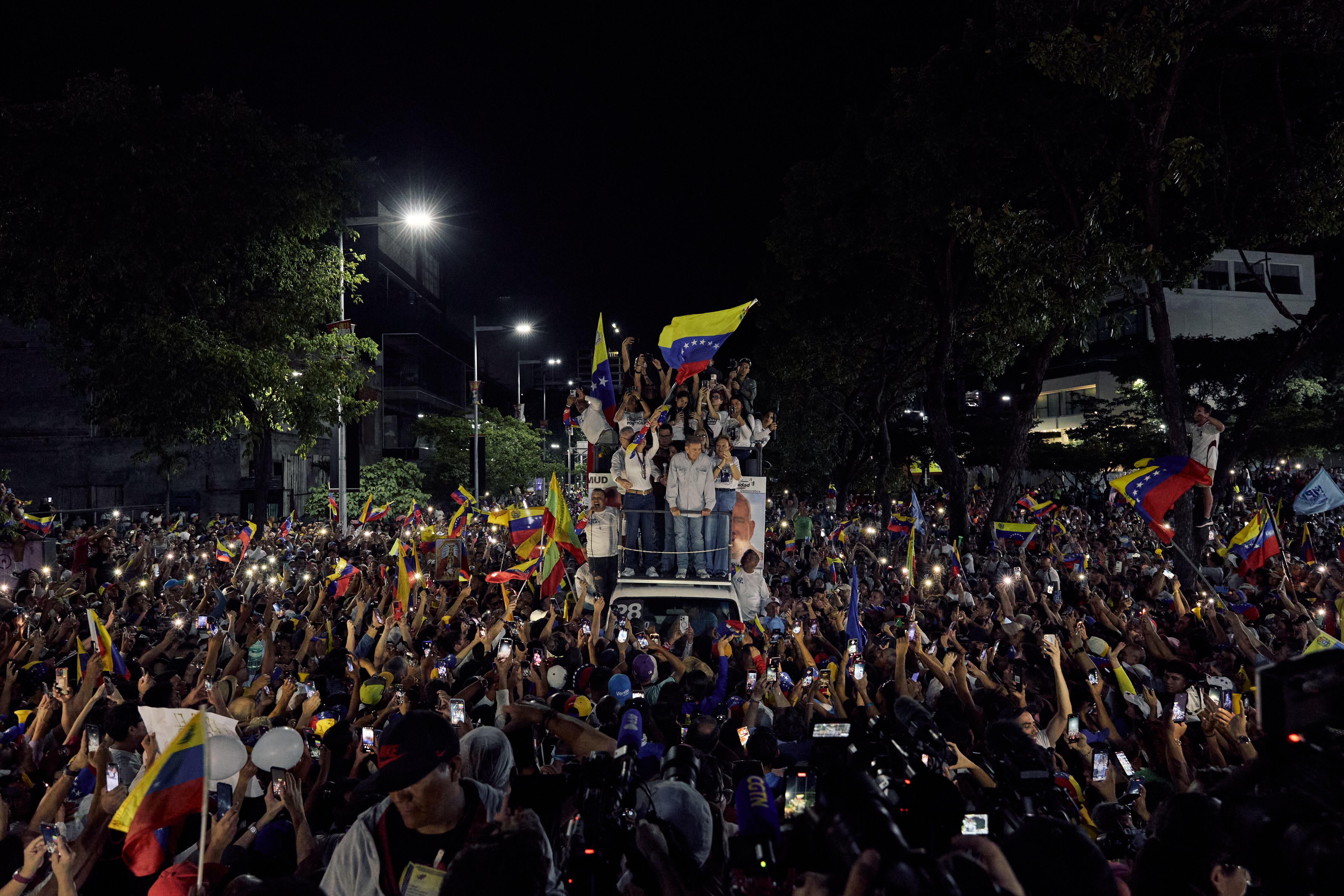 María Corina Machado y Edmundo González en su cierre de campaña, el 25 de julio.