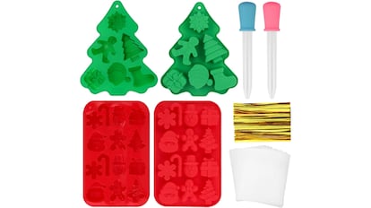 Vista de los moldes de silicona para hacer dulces navideños.