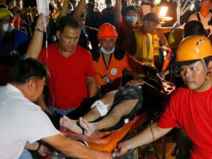 El temblor se ha producido en la isla de Samar, en el centro del país, y se produce un día después de un sismo similar que tuvo lugar cerca de Manila y que causó 11 fallecidos