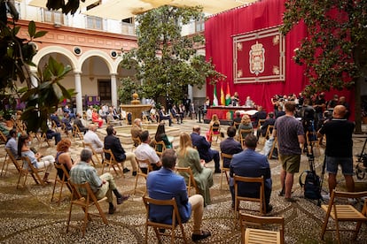 Pleno del Ayuntamiento de Granada para elegir al nuevo alcalde, este miércoles.