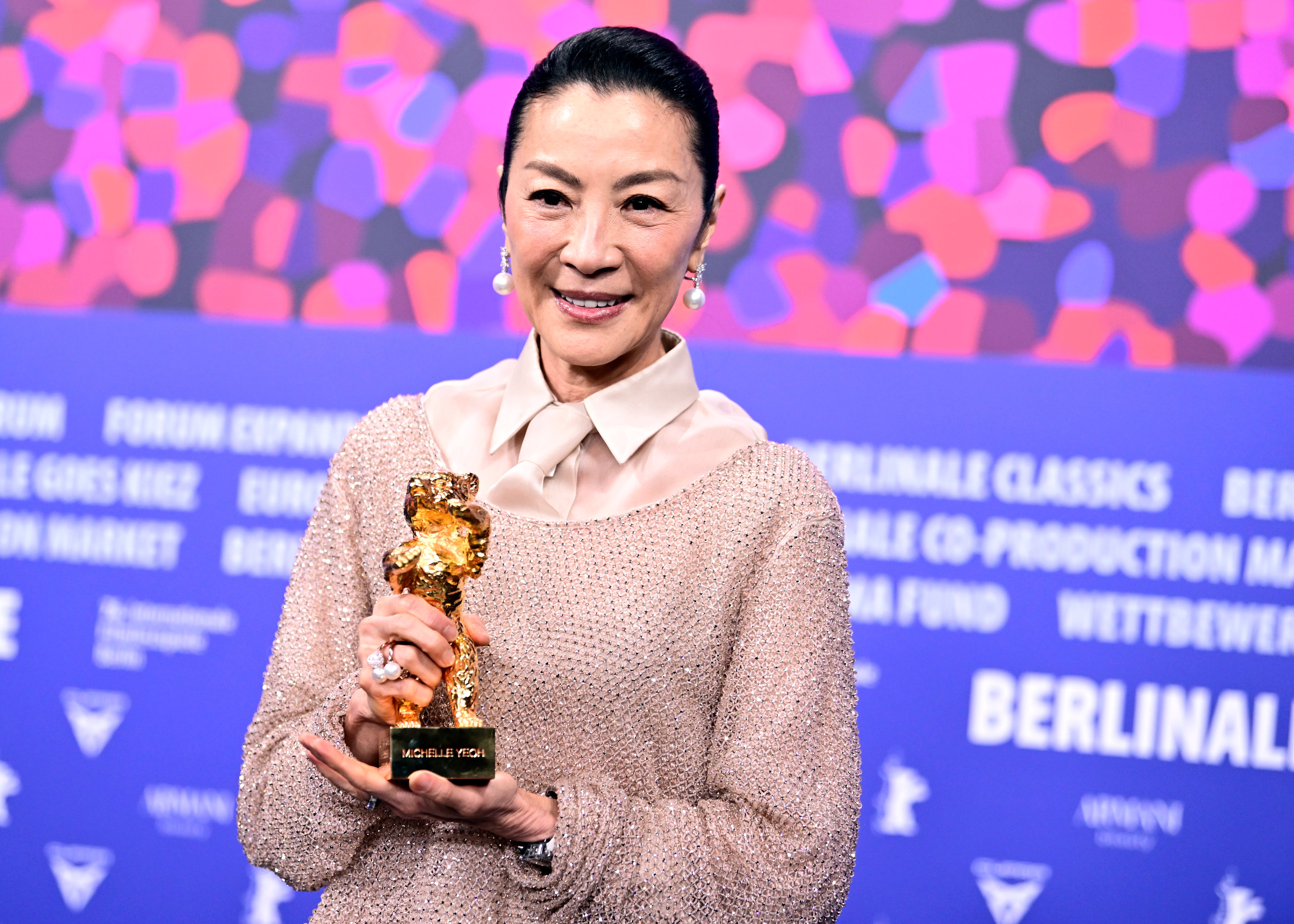 Michelle Yeoh, Oso de Oro de Honor: “Seguiré en el cine hasta que realicemos cambios adecuados, no solo para las minorías, sino para todos”
