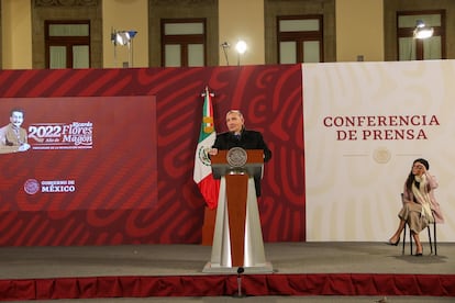 Adán Augusto López durante una conferencia de prensa acompañado de Luis María Alcalde, en enero de 2022.