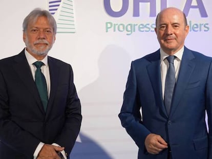 El presidente de OHLA, Luis Amodio, junto al CEO, José Antonio Fernández Gallar.