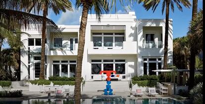 Exterior de la casa de los Hilfiger en Miami.