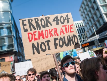 Manifestación en Alemania bajo el lema "Salva tu Internet" contra los filtros de subida de la prevista reforma de los derechos de autor de la UE, en marzo de 2019.