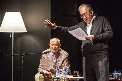 Recital de poesia de Ievgueni Ievtuixenko i Joan Margarit a la Pedrera, en el marc de la Setmana de Poesia de Barcelona, el maig del 2016.