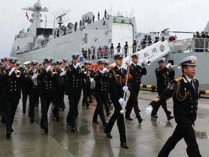 Ceremonia de bienvenida para las tropas chinas en el puerto de Baltiysk, este viernes.