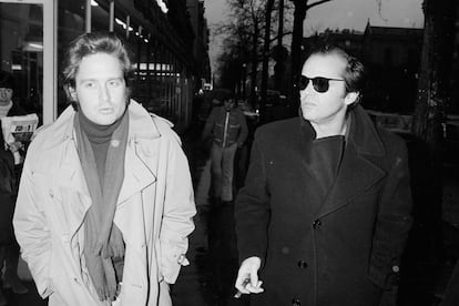 Jack Nicholson y Michael Douglas en París en 1976.