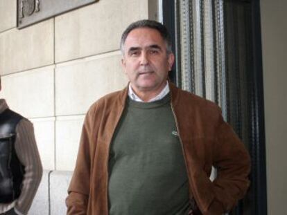 El empresario Eusebio Gavi&ntilde;o a su salida de los Juzgados de Sevilla, en 2006, tras declarar por el &#039;caso Camas&#039;. 