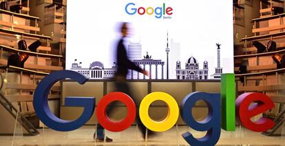 Logo de Google en sus nuevas oficinas de Berlín (Alemania). AFP 