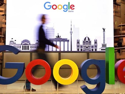 Logo de Google en sus nuevas oficinas de Berlín (Alemania). AFP 