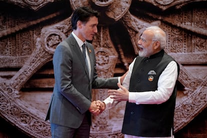 Indian Prime Minister Narendra Modi welcomes Canada Prime Minister Justin Trudeau