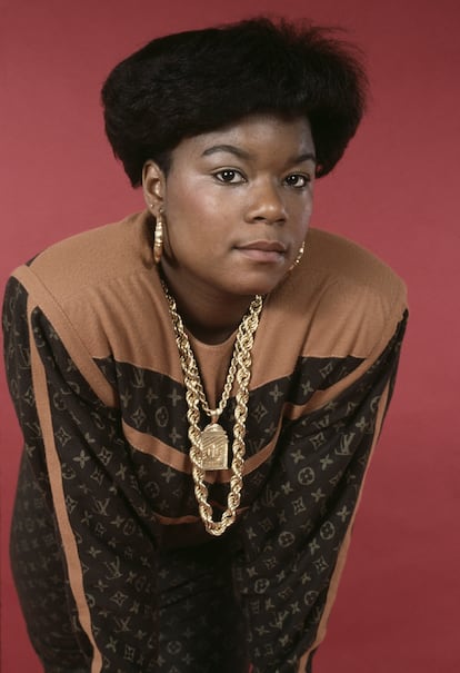 La rapera y cantante de hip hop Roxanne
Shante en una imagen de 1989.
American hip hop musician and rapper Roxanne Shante, wearing an outfit by Dapper Dan, circa 1989.