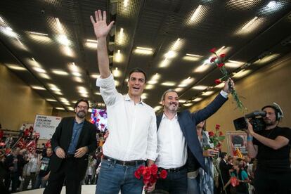 Pedro Sánchez i Jaume Collboni, ahir a l'acte electoral del PSC a Barcelona.