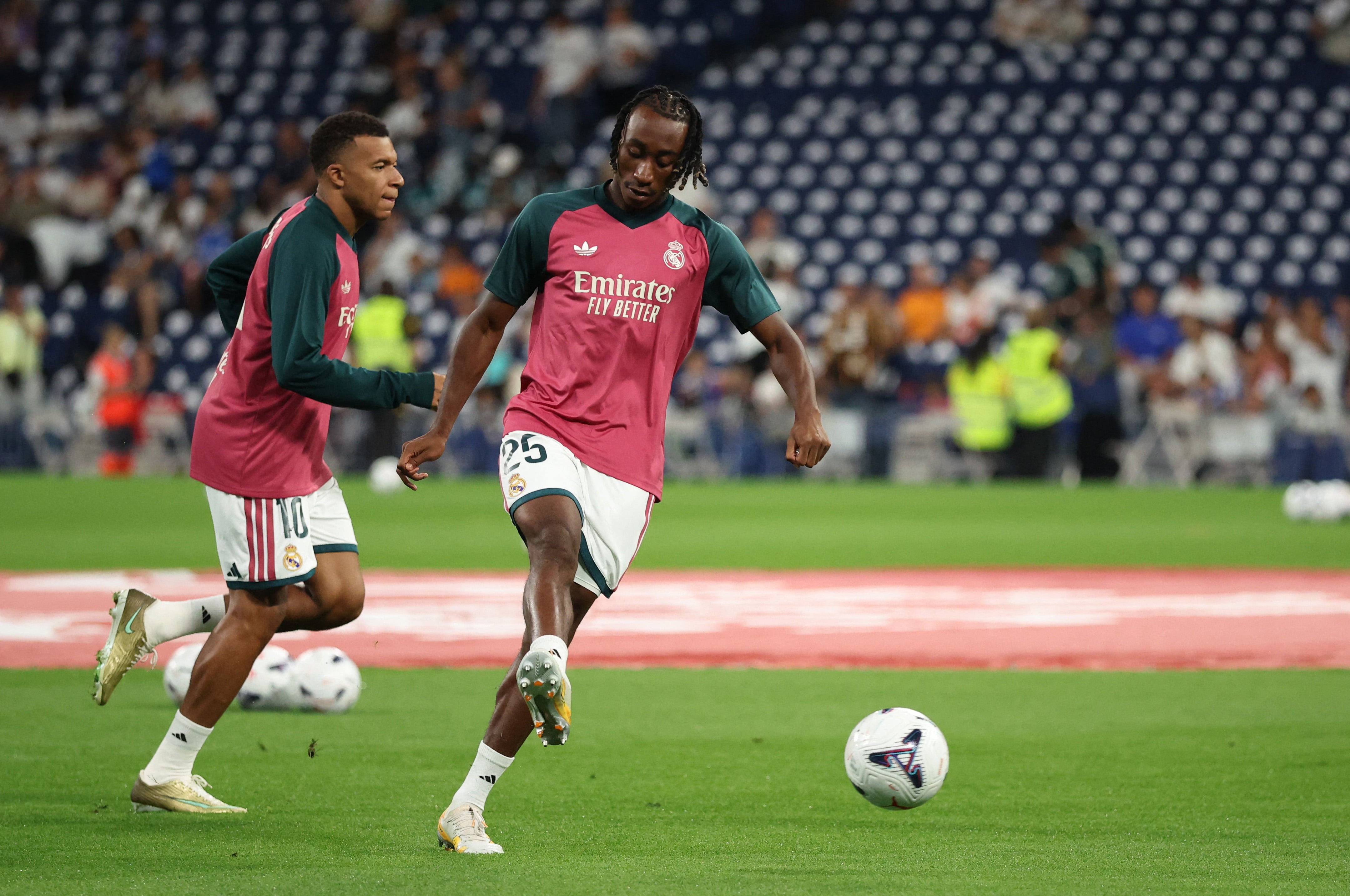 Real Madrid - Rayo Vallecano en directo | Comienza el partido en el Bernabéu