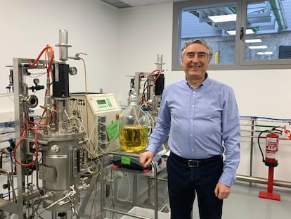 El biólogo José Luis Barredo, en las instalaciones de Léon de Crystal Pharma, único fabricante de dexametasona en España.