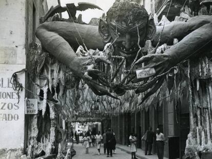 Un gran dimoni es va aixecar a la portalada del carrer Ramon y Cajal el 1935.