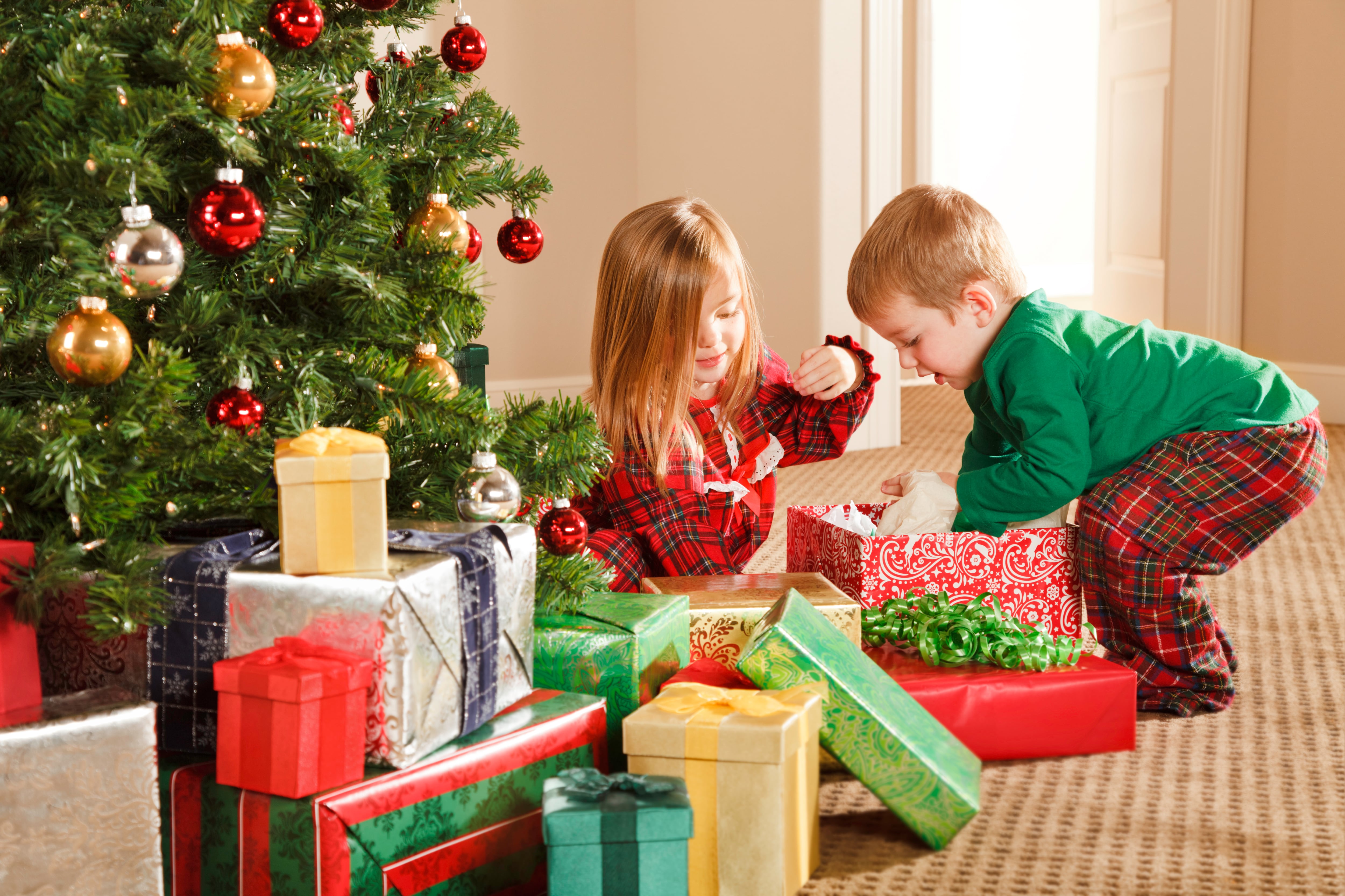 Las consecuencias de sobrerregalar a los niños en Navidad