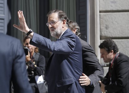 El Presidente del Gobierno Mariano Rajoy llegando al Congreso. 