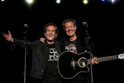 Manuel de la Calva y Ramón Arcusa, el Dúo Dinámico, durante un concierto en Sitges en 2019. Foto: DANIEL PORTES