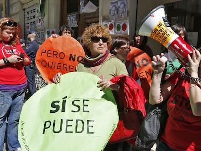 Afectados por la Hipoteca, en un acción frente a la casa de González Pons.