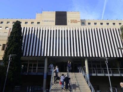 Hospital Doctor Peset de Valencia, en el que se ha reimplantado la obligatoriedad de la mascarilla.