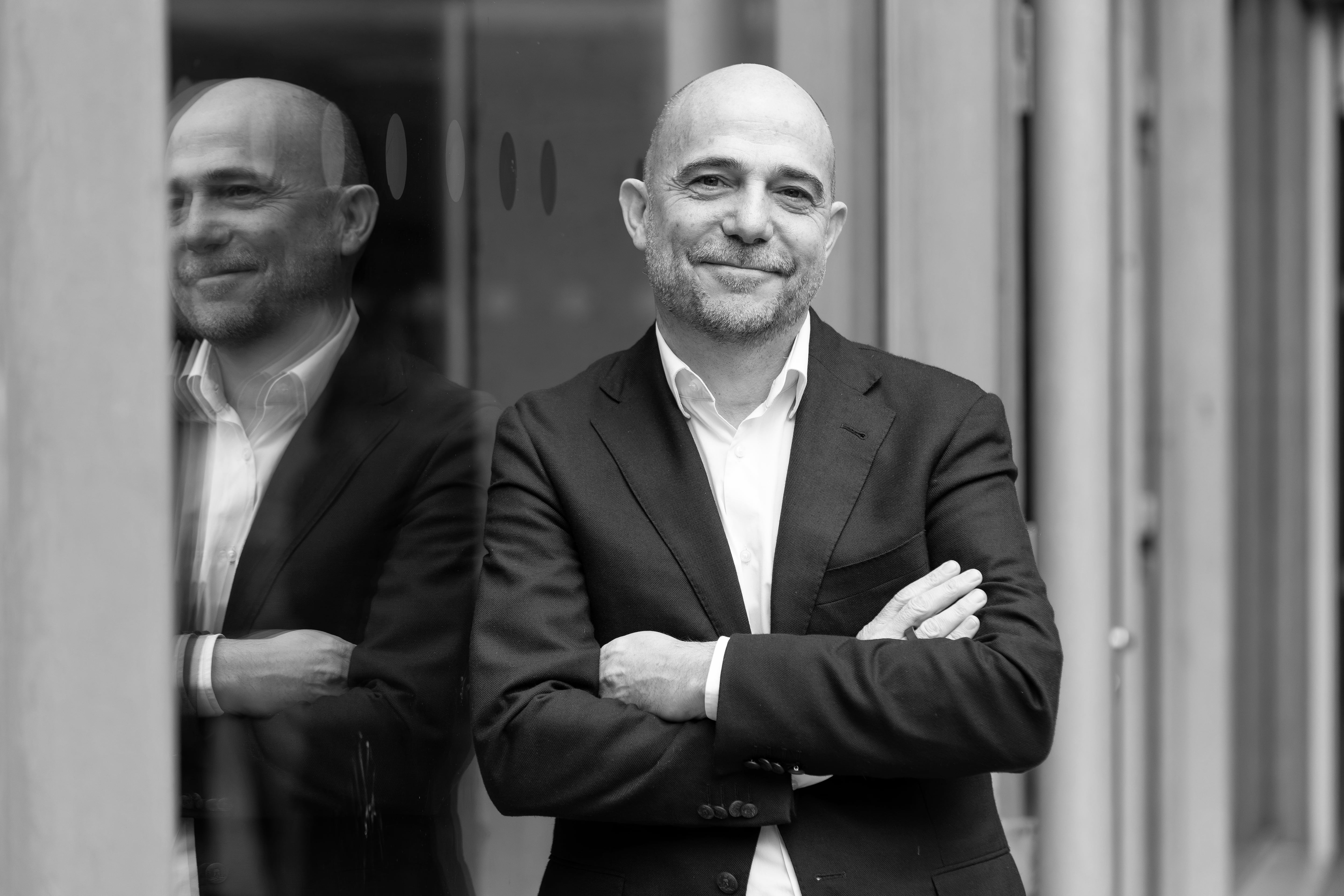 César Vargas, consejero delegado de Pascual: “Cuando necesito energía escucho ‘Pero a tu lado’ de Los Secretos”