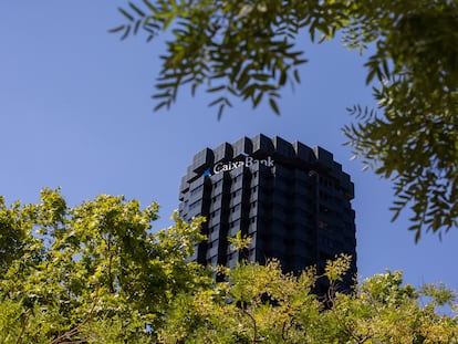 Ediificio de Caixabank en Barcelona.