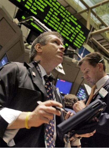Operadores de la Bolsa de Nueva York, durante la crisis financiera de agosto de 2007.