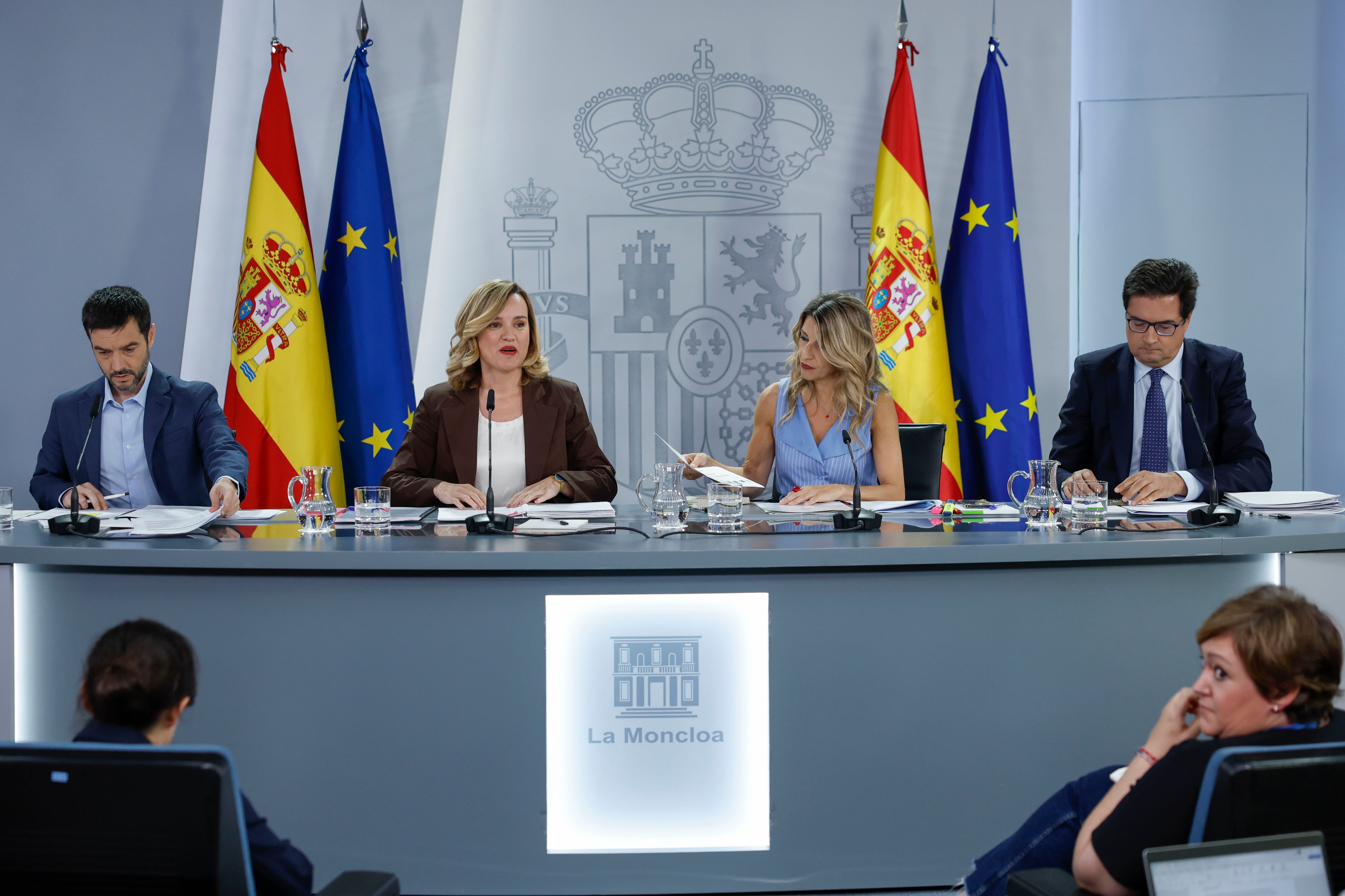 Última hora de la actualidad política, en directo | El Gobierno acusa a Vox de “chapotear diariamente” en el odio al inmigrante con el “silencio cómplice del PP”
