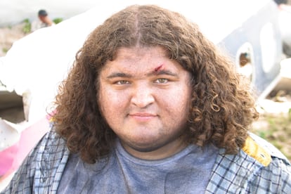 JORGE GARCIA (fotografiado en 2004) – El miembro más afable y menos conflictivo del grupo fue el único que ya conocía los números misteriosos que regían la vida en la isla. La combinación 4-8-15-16-23-42, le hizo rico, pero todo en su vida parecía regido por la tragedia.