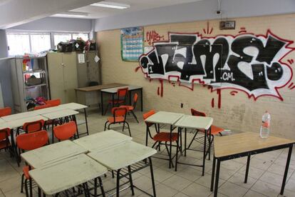La escuela primaria Profesor Cecilio Mijares Poblano fue una de las que resultaron vandalizadas en la capital durante los meses de cierre. Según las autoridades, se han invertido recursos para la reparación de instalaciones en 600 colegios de las alcaldías de Iztapalapa, Coyoacán y Cuauhtémoc.