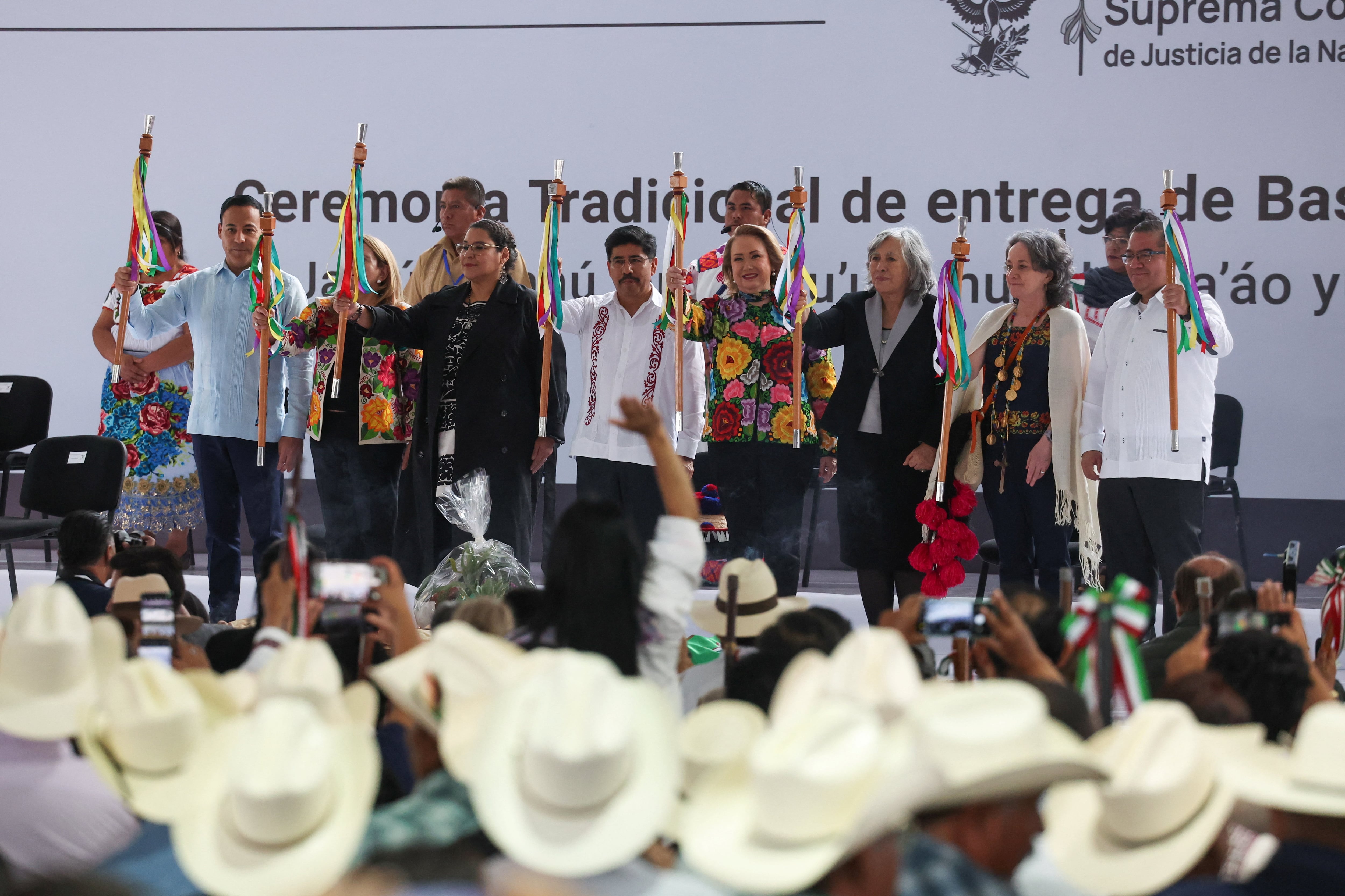 La nueva Suprema Corte se encomienda a Quetzalcóatl