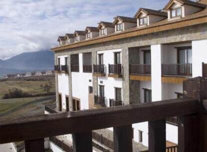 El hotel Barceló Jaca cuenta con campo de golf y con un <i>spa</i> de 800 metros cuadrados.