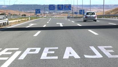 The entry to the R-2 toll road in Madrid.