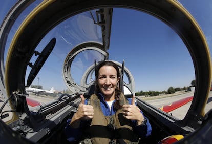 García-Malea, de 36 años, se formó pilotando una avión F5 supersónico.