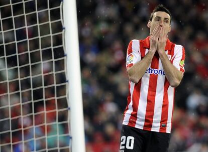 Aduriz se lamenta de una ocasión perdida