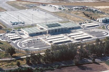 Edificio terminal del Aeropuerto de Jerez, en una imagen de archivo.